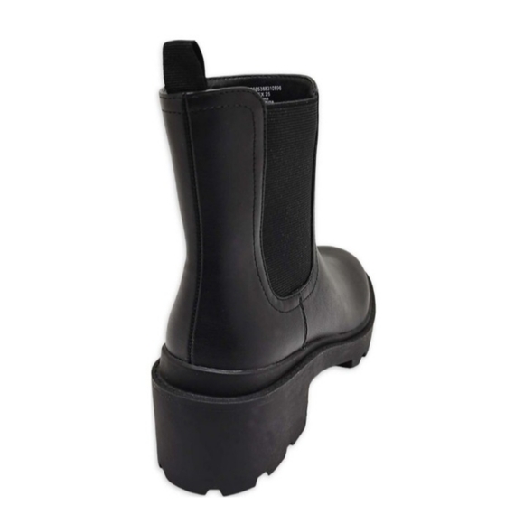 Women's Chelsea Boots - Picture 3 of 7